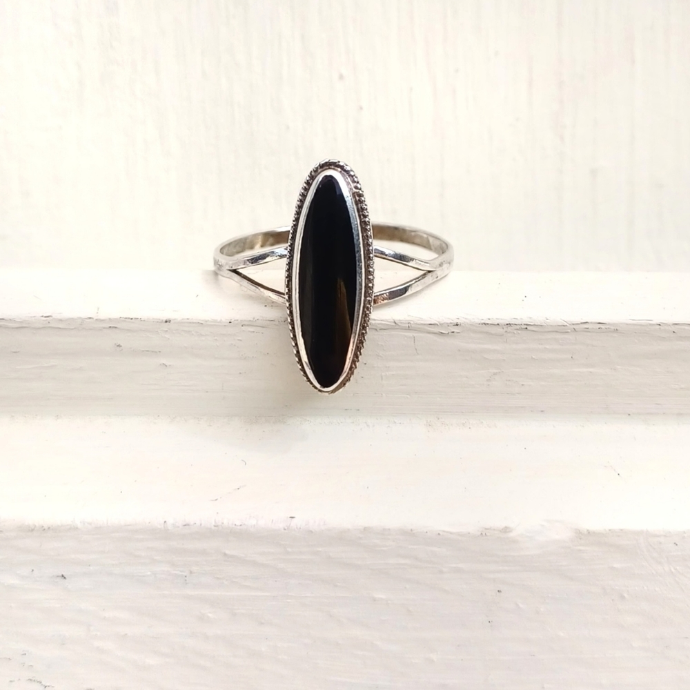 VTG Sterling Silver Black Stone Ring - Picture 3 of 10